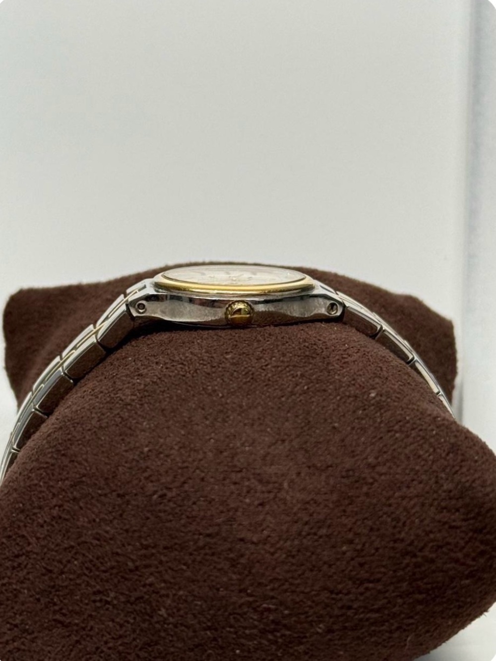 Vintage Caravelle by Bulova Women’s Watch Two Tone Oval Quartz Dress Watch Japan - Picture 2 of 6